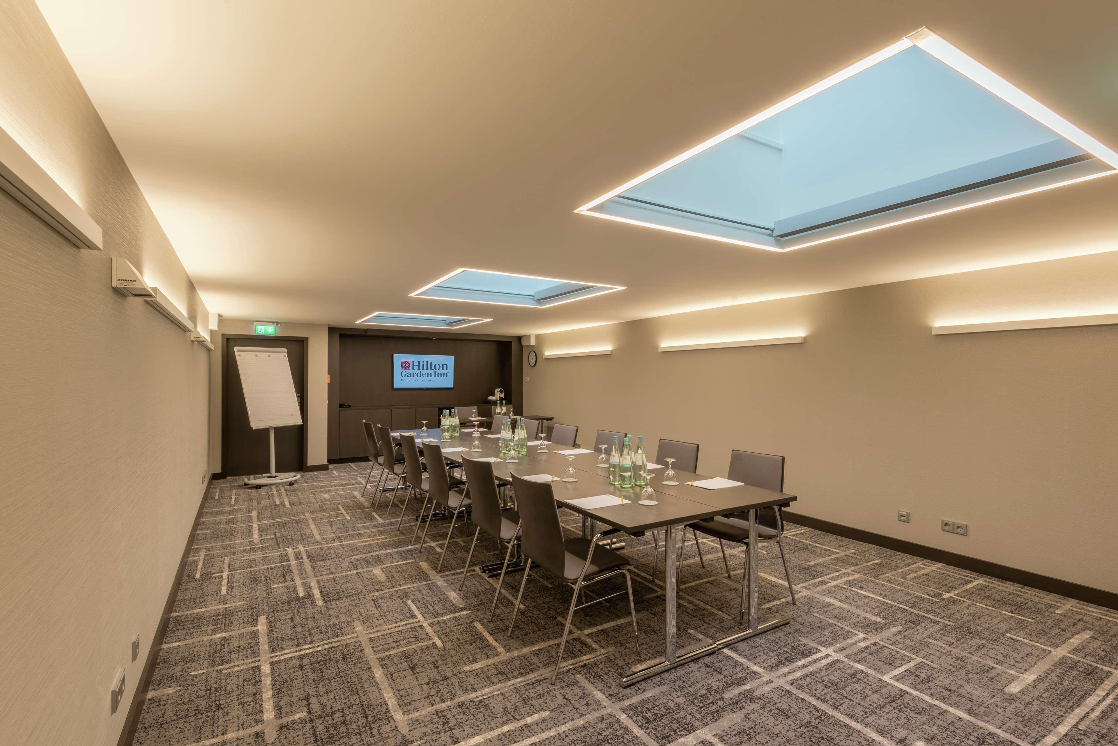 Hilton Garden Inn Frankfurt City Centre Frankfurt am Main Bagian luar foto