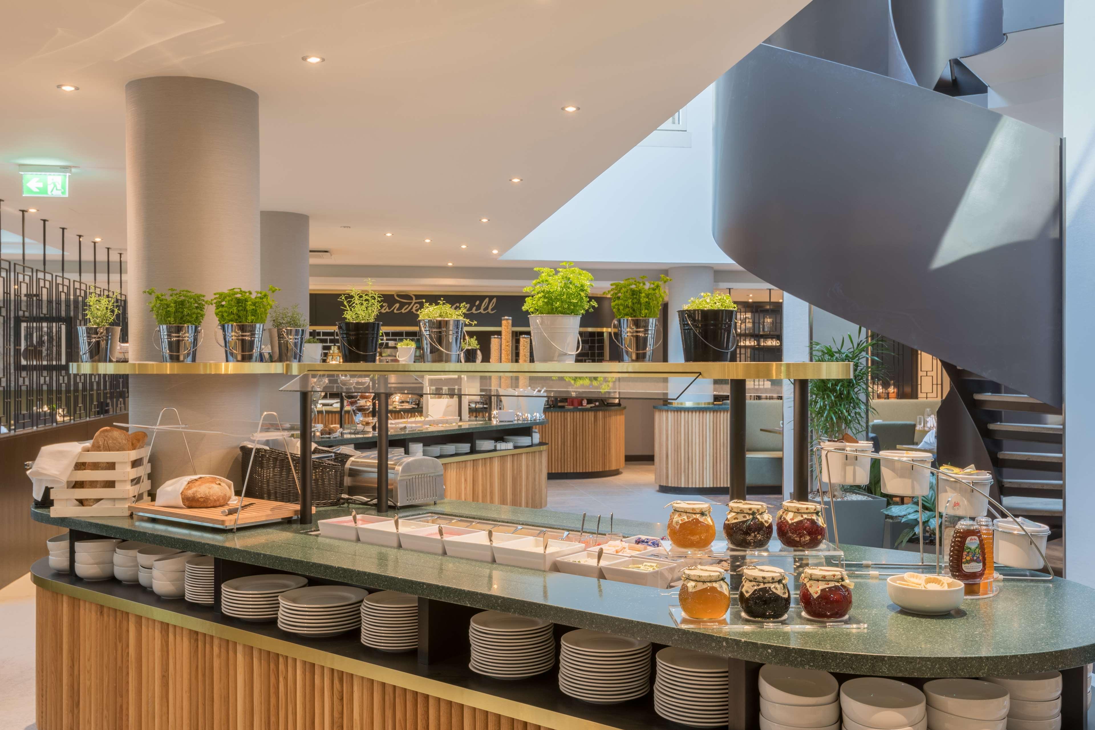 Hilton Garden Inn Frankfurt City Centre Frankfurt am Main Bagian luar foto