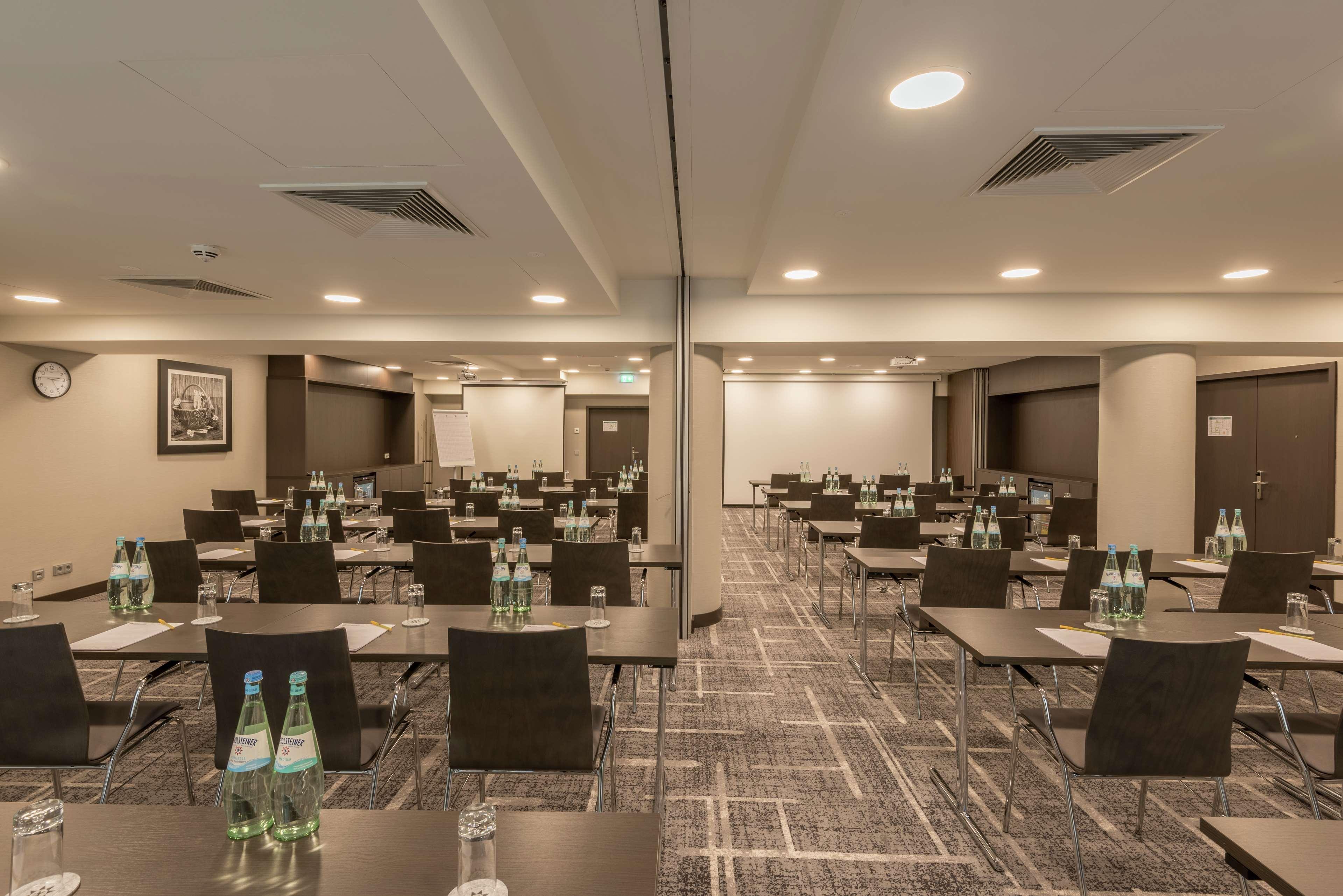 Hilton Garden Inn Frankfurt City Centre Frankfurt am Main Bagian luar foto