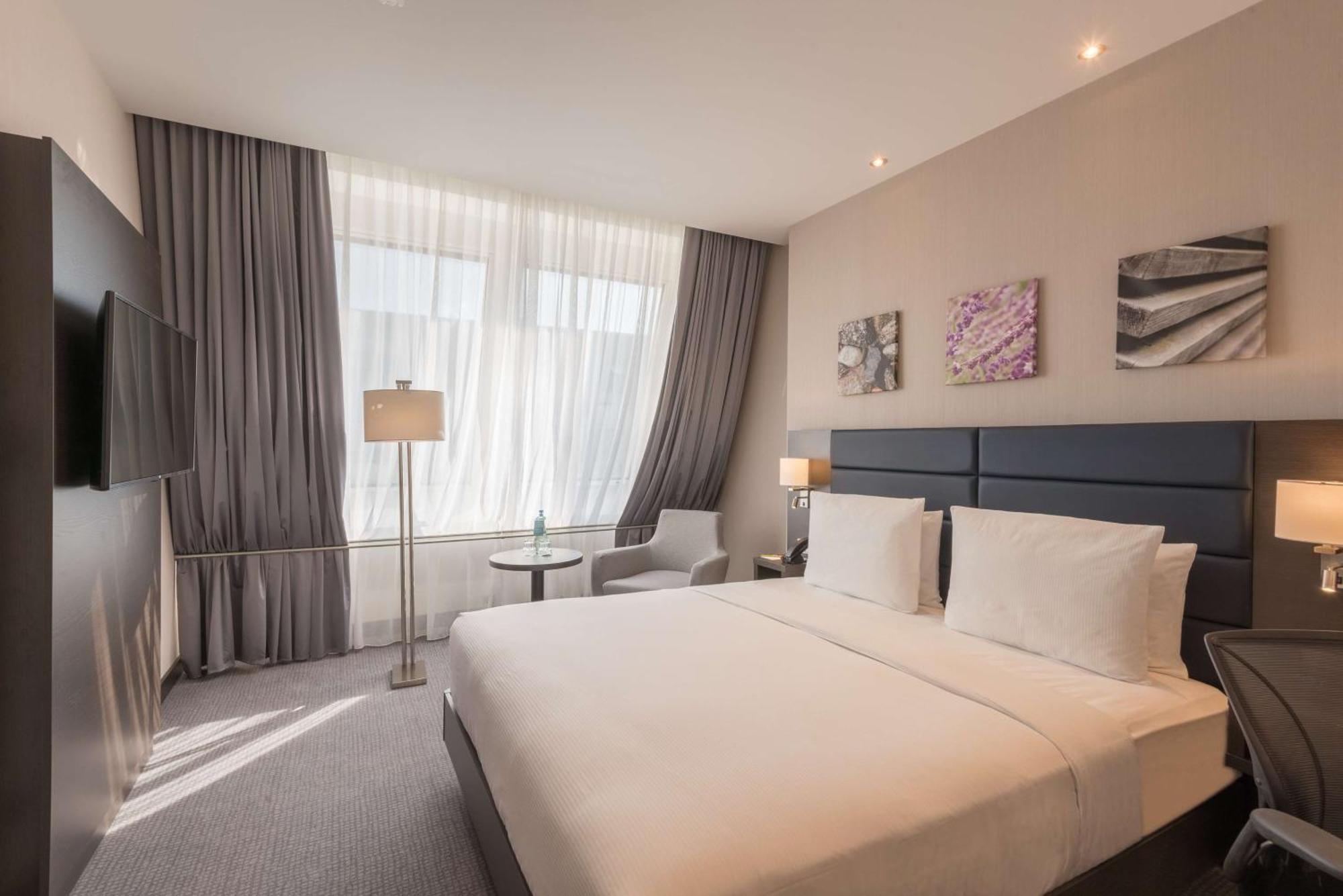 Hilton Garden Inn Frankfurt City Centre Frankfurt am Main Bagian luar foto