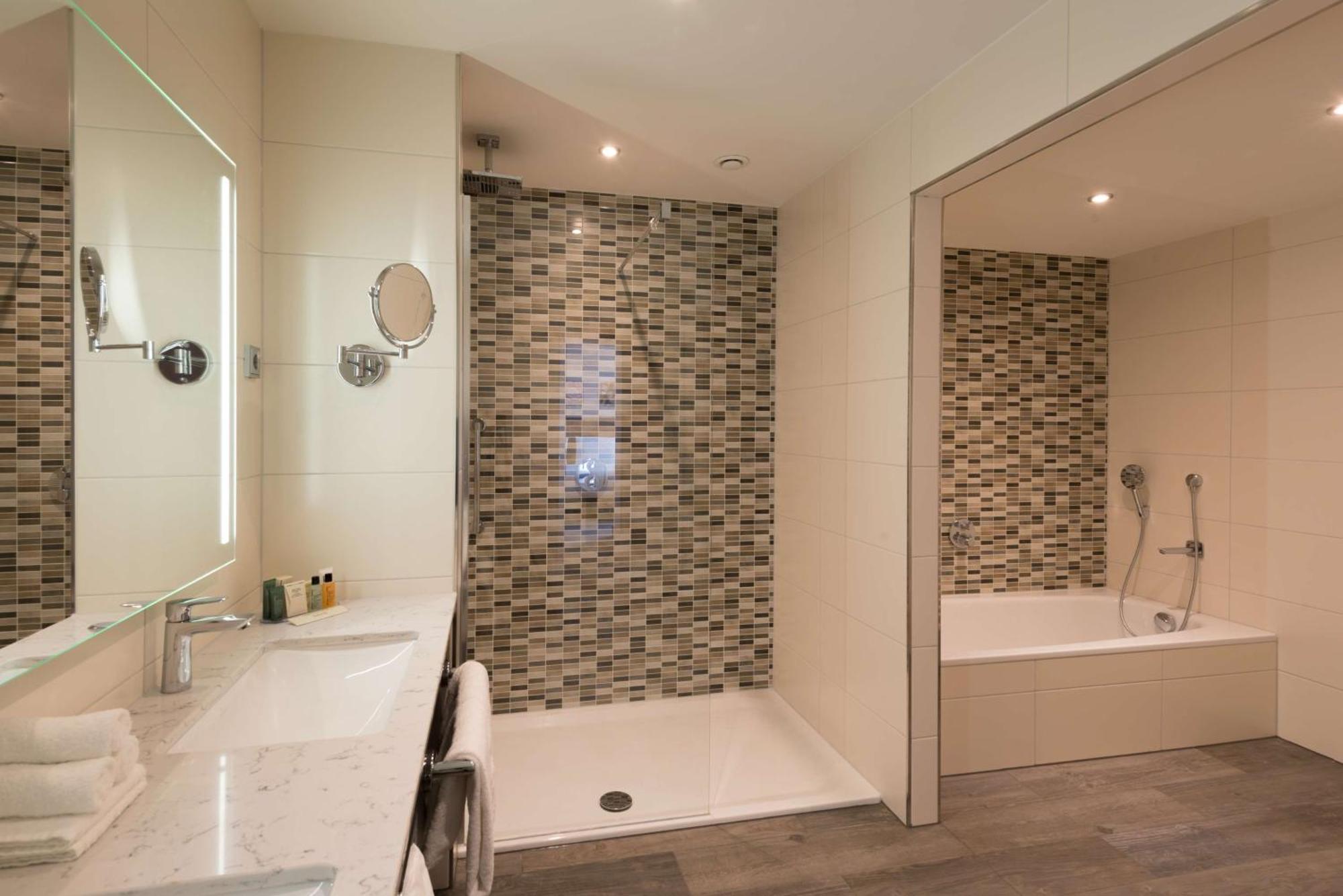 Hilton Garden Inn Frankfurt City Centre Frankfurt am Main Bagian luar foto