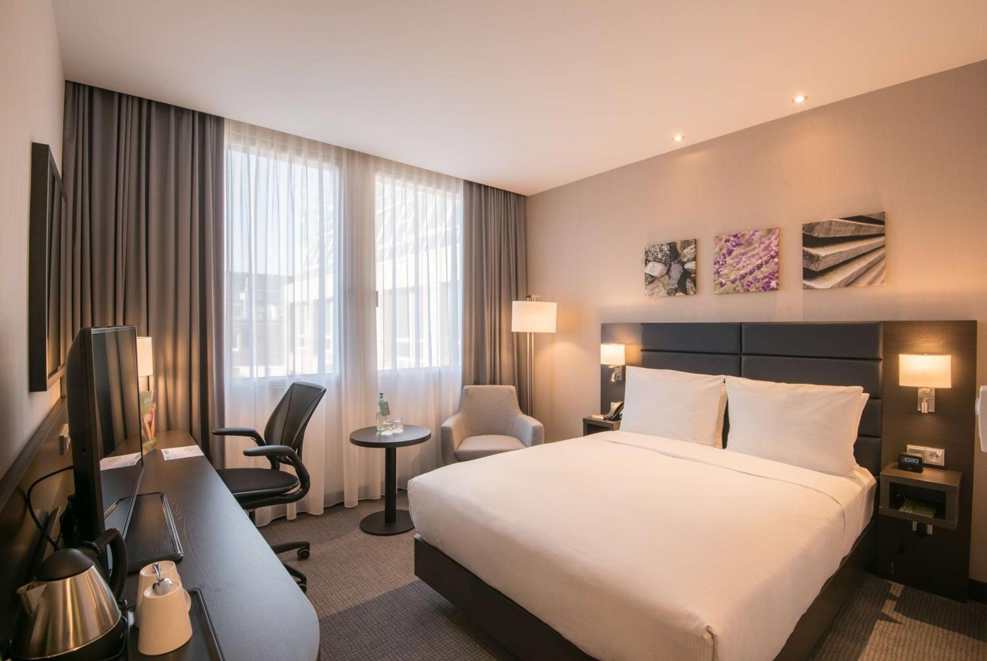 Hilton Garden Inn Frankfurt City Centre Frankfurt am Main Bagian luar foto